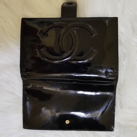 🎉🎉HOST PICK🎉🎉CHANEL CC Logo Patent Leather Long Bifold Wallet Black - Picture 14 of 15